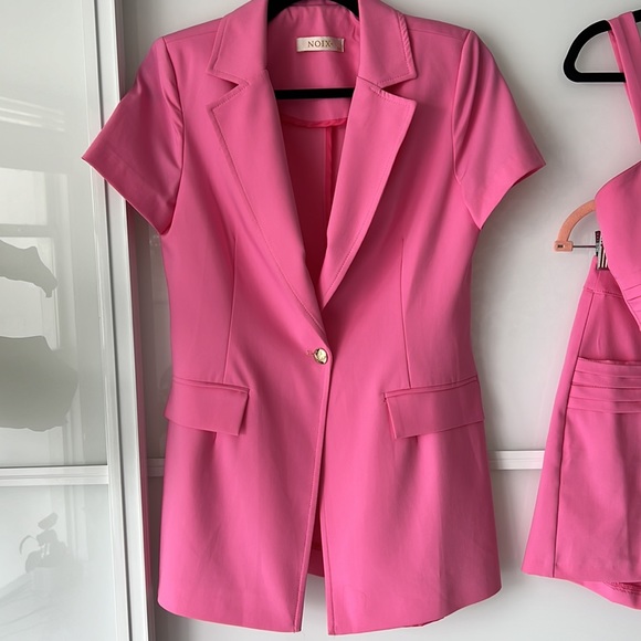 Barbie Pink Suit 3 Piece-high waisted shorts crop top short sleeve suit jacket - Picture 3 of 11